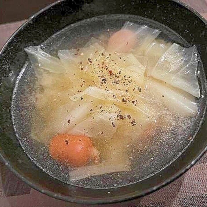 キャベツとウィンナーの味噌コンソメスープ